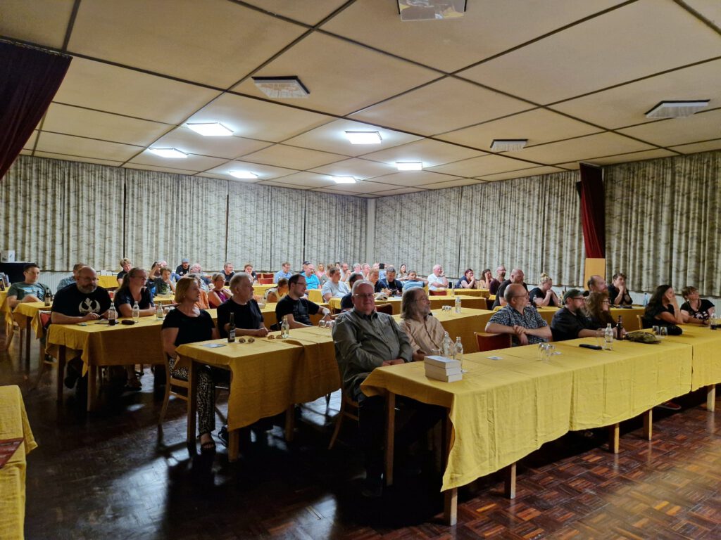 Robert Corvus - Literatur im Lindenwirt - August 2026 - gefüllter Saal