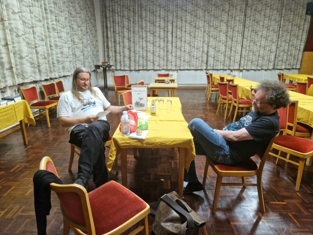 Robert Corvus - Literatur im Lindenwirt - August 2026 - Beisammensitzen nach der Lesung