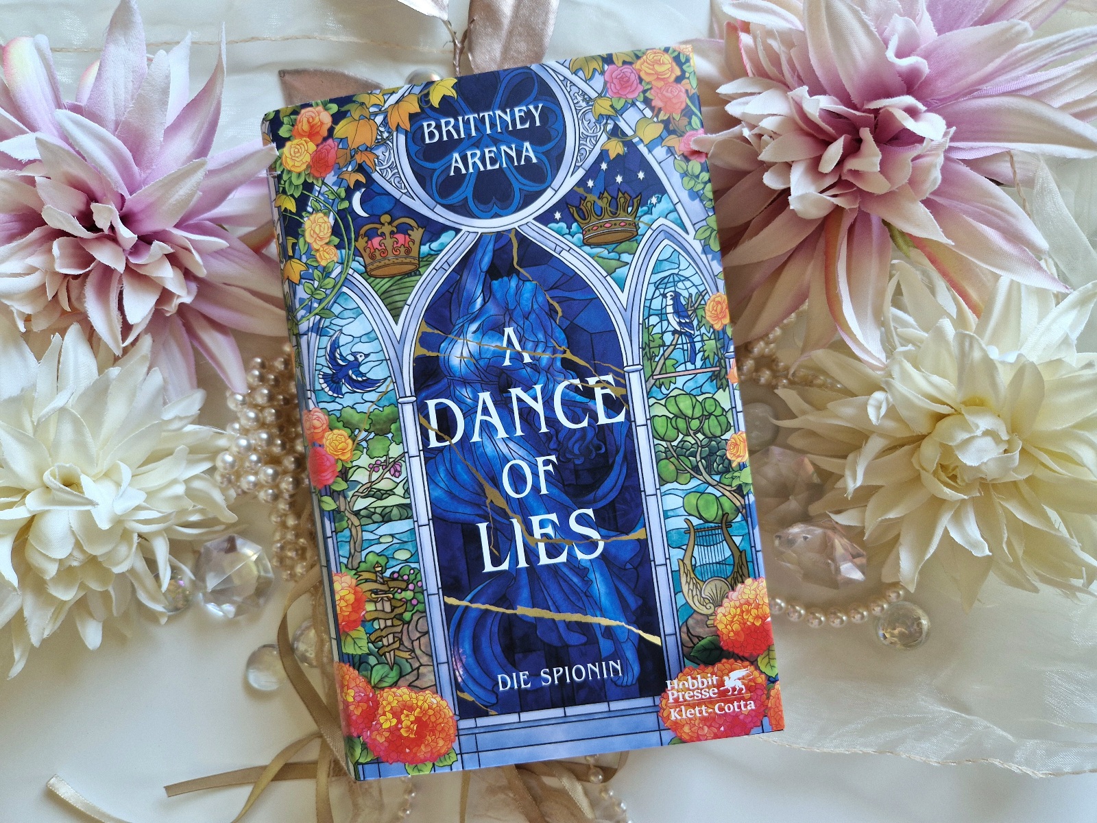 Buchfoto - A Dance of Lies - Die Spionin - Brittney Arena - verkleinert
