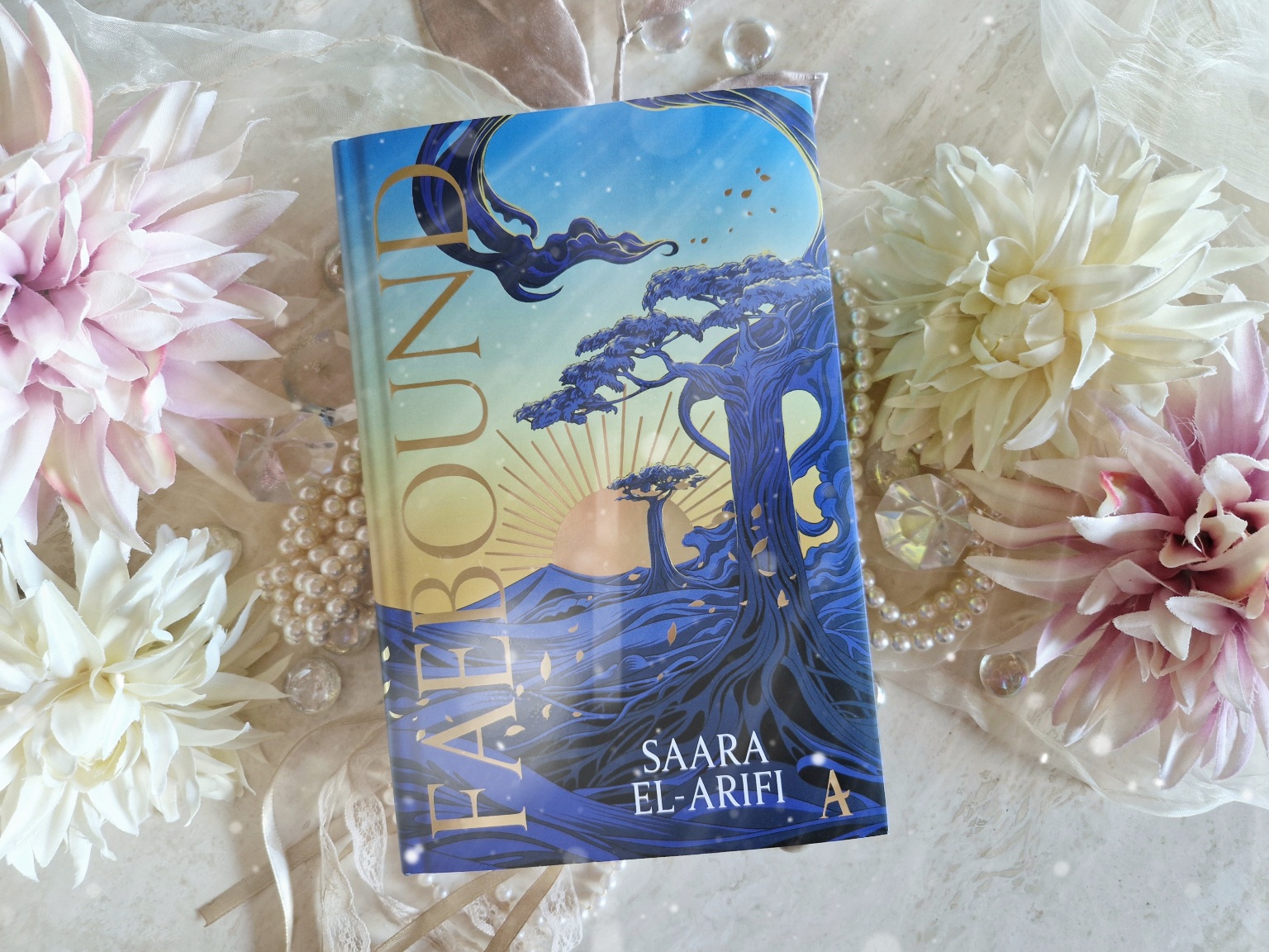 Buchfoto - Faebound - Divided by Blood - Saara El-Arifi - verkleinert