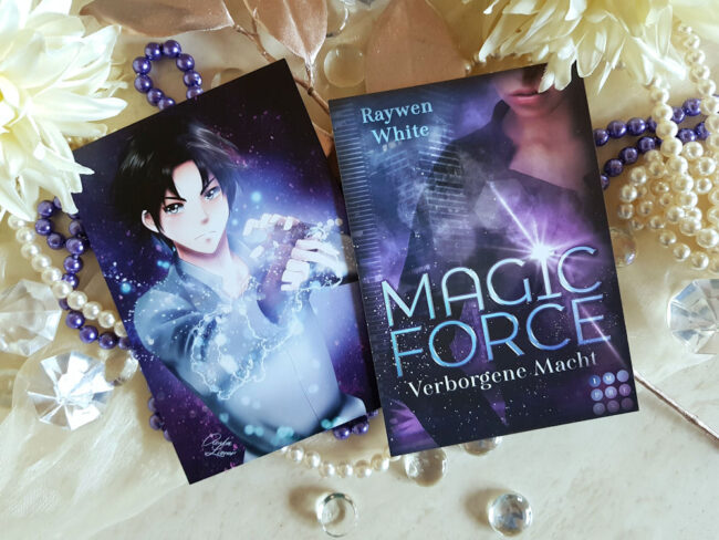 Buchfoto – Magic Force – Verborgene Macht – Raywen White – Impress – Postkartenaktion – 1000