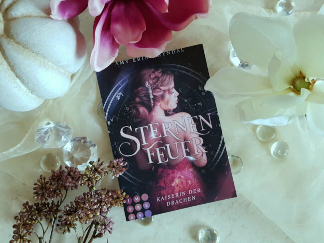 Buchfoto – Sternenfeuer – Kaiserin der Drachen – Amy Thyndal – Postkarte – 1000