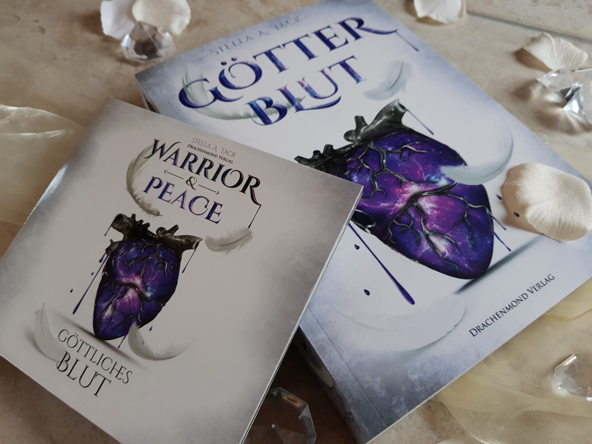 Buchfoto – Warrior und Peace – Göttliches Blut – Stella A Tack – Drachenmond Verlag – Ansicht 1 – Hörbuch