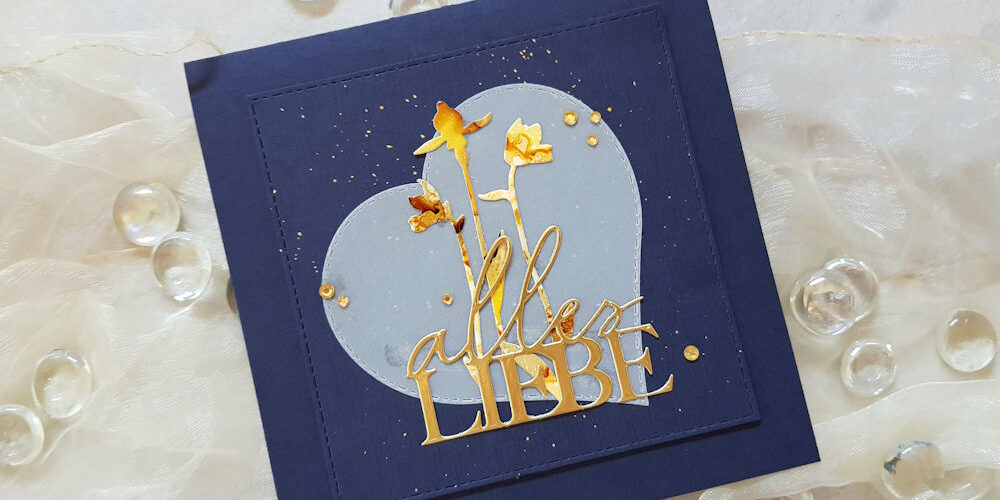 CP – Iris – Wasserzeichen 1 – 1000 Charlie und Paulchen - Iris - Alcohol Inks - Mundart - Alles Liebe - Faltkarten.com - struktur kobaltblau - Grußkarte