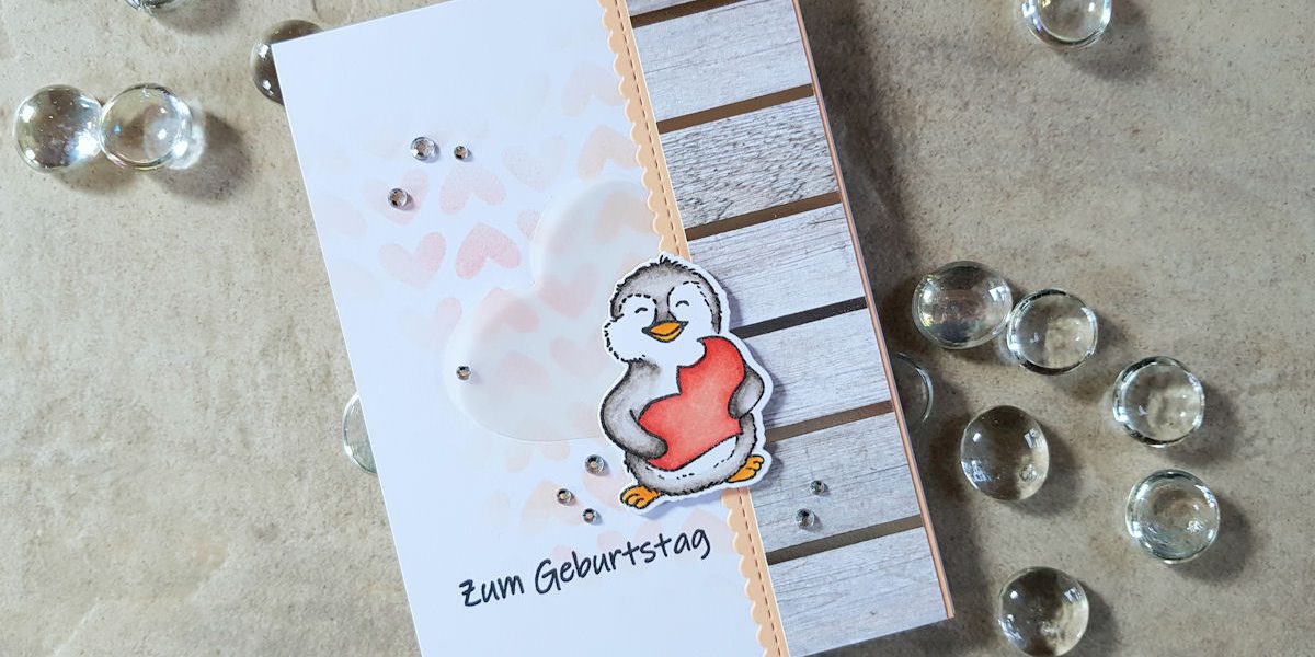 Kulricke - Felix mit angebissenem Herz - Alles Liebe - Faltkarten.com - salmon - Geburtstagskarte - Pinguin - Copics