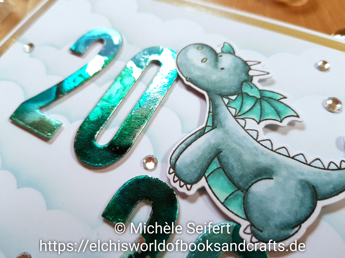 MFT - My Favorite Things - Die-Namics - Magical Dragons - Impact Numbers - Stencil - Mini Cloud Edges - Distress Oxide - Alcohol Inks - Charlie und Paulchen - Banner Weihnachtliche Grüße - Drachen - Neujahrskarte - Happy New Year Card - Copics