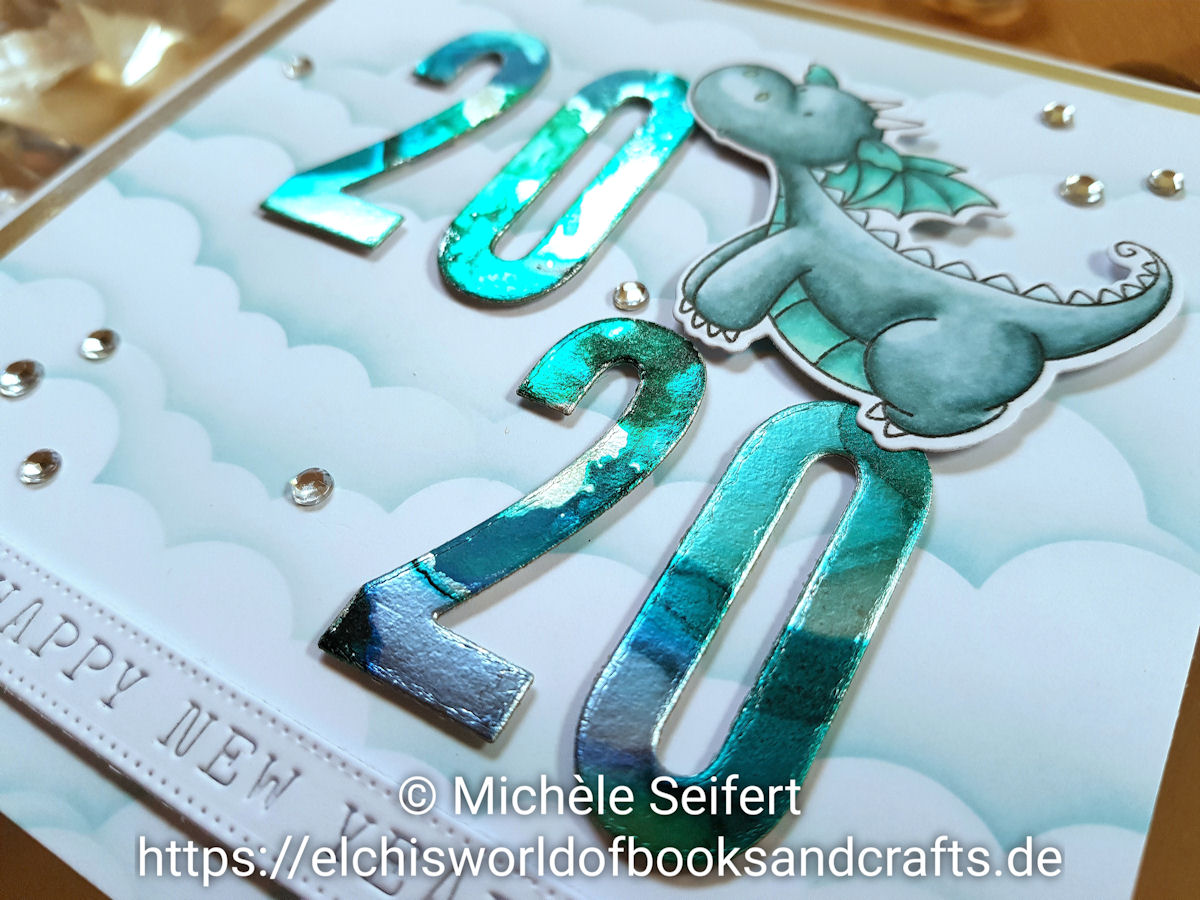 MFT - My Favorite Things - Die-Namics - Magical Dragons - Impact Numbers - Stencil - Mini Cloud Edges - Distress Oxide - Alcohol Inks - Charlie und Paulchen - Banner Weihnachtliche Grüße - Drachen - Neujahrskarte - Happy New Year Card - Copics