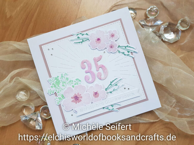 MFT – Pressed Flowers – 35 – Wasserzeichen 1 – 1000 My Favorite Things - MFT - Pressed Flowers - Honey Bee Stamps - Radiant Background - Distress Oxide - Geburtstagskarte - Birthday Card