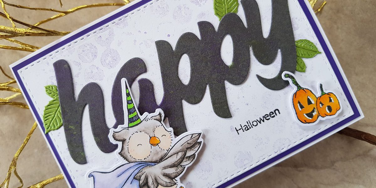 MFT – Spooktacular Friends – Happy Halloween – 2 – Wasserzeichen – 1200 Pixel My Favorite Things - Spooktacular Friends - Happy Halloween - 4enScrap - Feuilles de cerisier - Steckenpferdchen - XXL happy - Nuvo Mica Mist - Copics