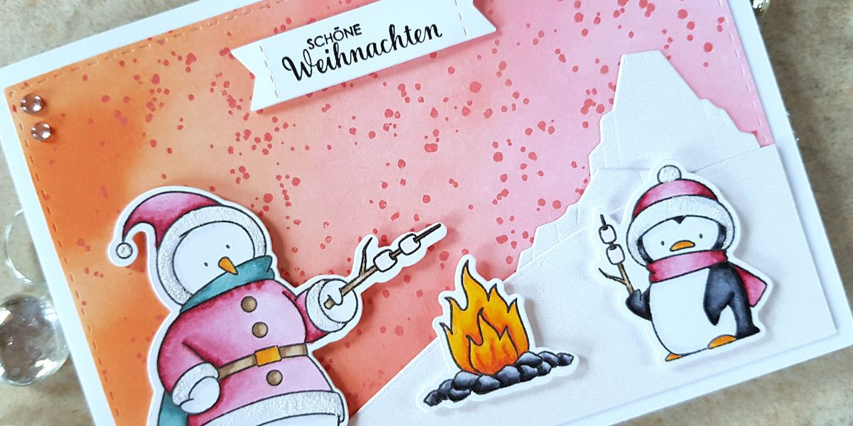 MFT – Toasty Greetings – Wasserzeichen 2 – 1200 Pixel My Favorite Things - MFT - Toasty Greetings - Icebergs - Snowman - Penguin - Copics - Distress Oxide - Winter - Weihnachten - Karte - Faltkarten.com - Perlmutt Schimmer