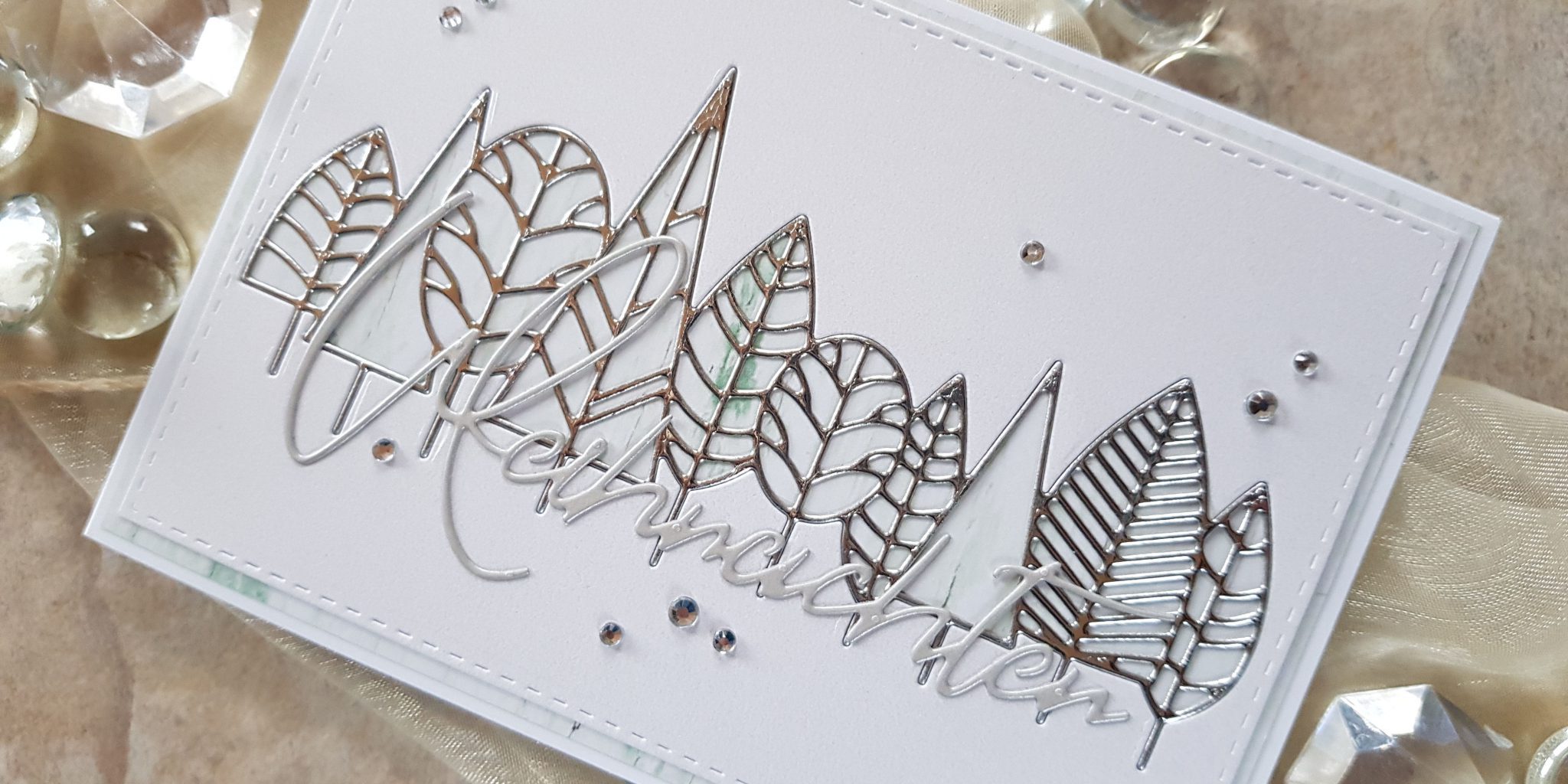 Poppystamps – Boddington Tree Border – Weihnachten – perlmuttweiß – Wasserzeichen