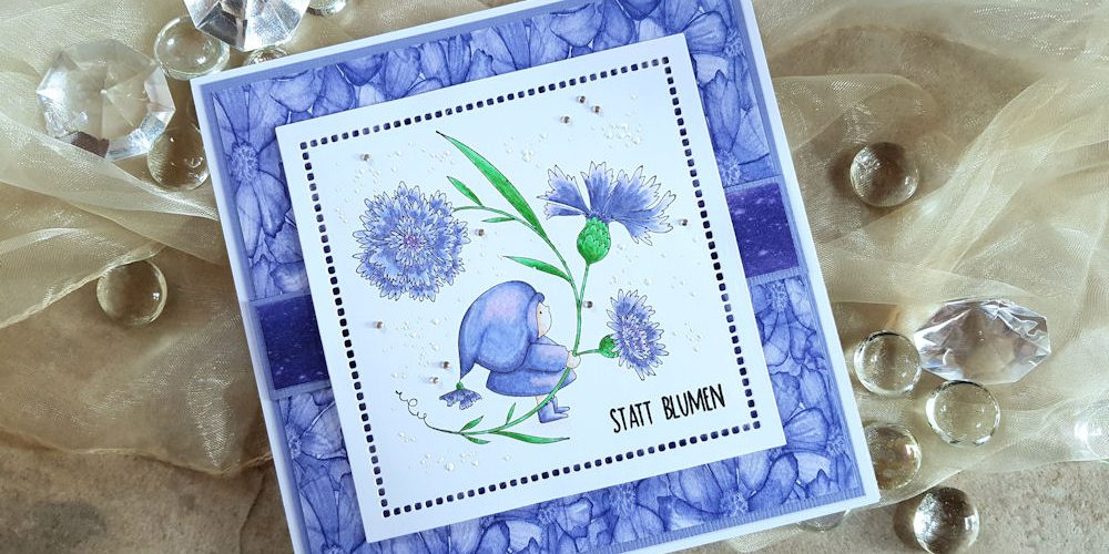 Stamping Bella – Bundle Girl with a Cornflower – Wasserzeichen 1 – 1000 Stamping Bella - Bundle Girl with a Cornflower - Creative Depot - Statt Blumen - Grusskarte - Copics